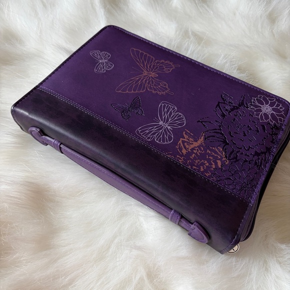 Christian Art Gifts Butterfly Bible Cover - Picture 7 of 13